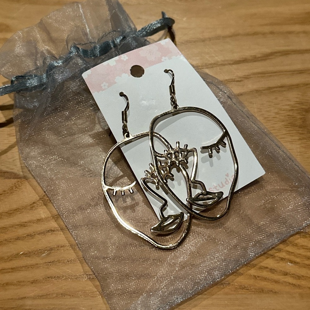 Artistic Face Outline Earrings